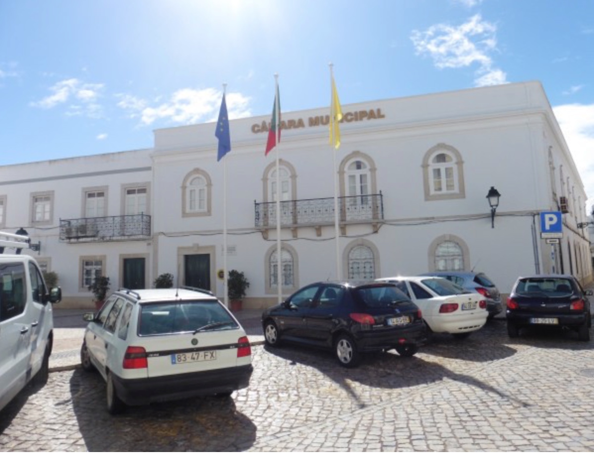 Câmara Municipal de Faro — autoridade local para registo de Alojamento Local